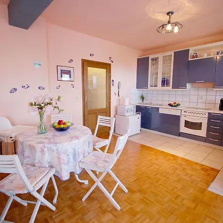 Apartment Lovric *