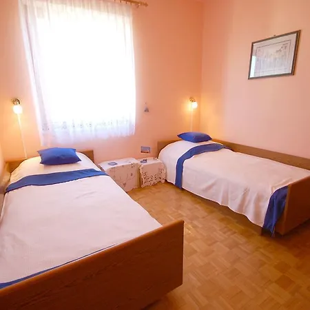 Apartment Lovric *